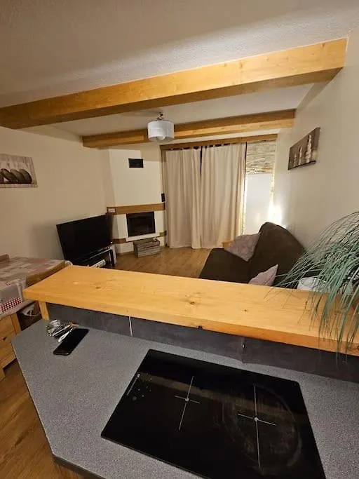 Appartement 2 Pieces Au Milieu Des Chalets. Grande Terrasse Orientee Sud Saint-Etienne-de-Tinee Apartment